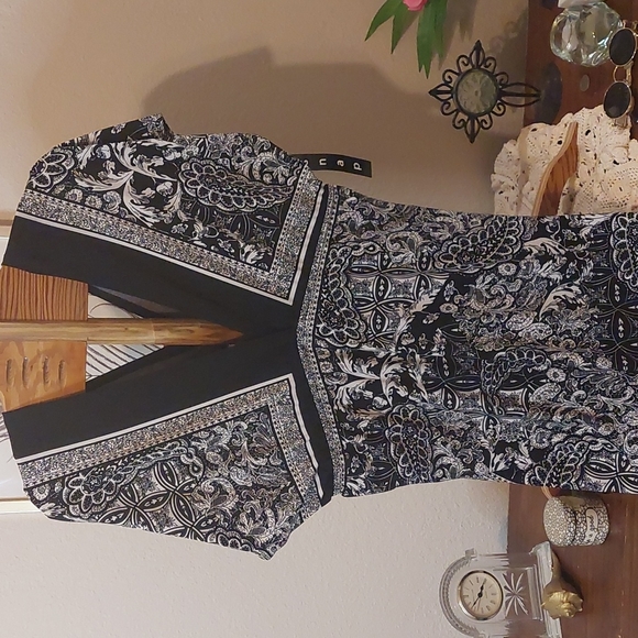 Dress - Picture 1 of 3